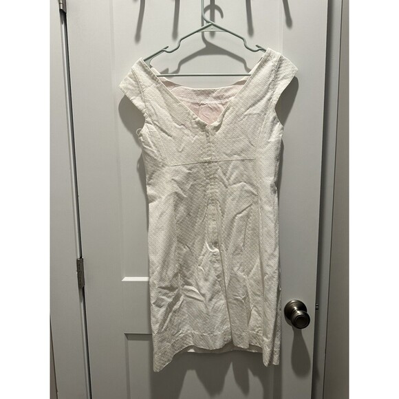 Lilly Pulitzer Dress White Quilt Embroidered Detail Dainty Shift Dress Size 6 - Picture 3 of 3